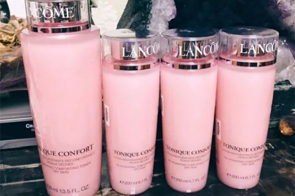 蘭蔻粉水放了一年還能用嗎 蘭蔻粉水放久了味道會(huì)變嗎 蘭蔻粉水放了一年還能用嗎 蘭蔻粉水放久了味道會(huì)變嗎