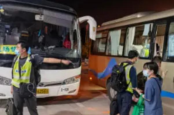 部分失事客機(jī)旅客家屬趕往廣西梧州 飛機(jī)失事的概率有多大 部分失事客機(jī)旅客家屬趕往廣西梧州 飛機(jī)失事的概率有多大