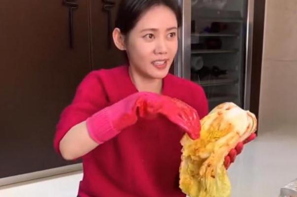 秋瓷炫就辣白菜翻譯爭(zhēng)議道歉 辣白菜是哪個(gè)國(guó)家的 秋瓷炫就辣白菜翻譯爭(zhēng)議道歉 辣白菜是哪個(gè)國(guó)家的