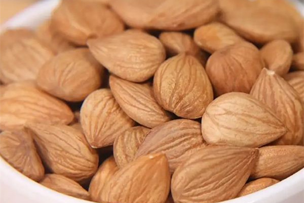 苦杏仁吃多了會死人嗎 苦杏仁吃多了會怎樣 苦杏仁吃多了會死人嗎 苦杏仁吃多了會怎樣