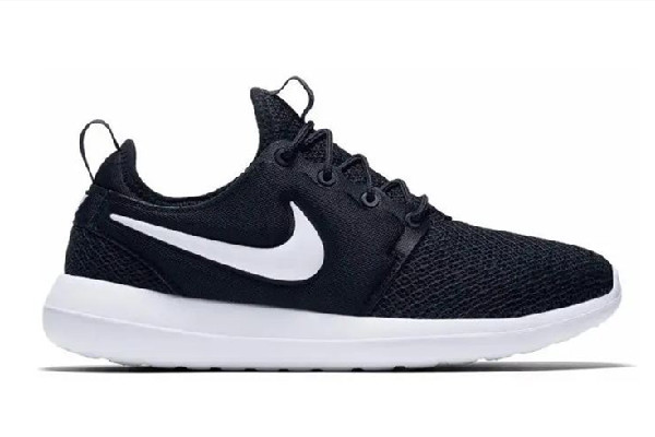 耐克鞋子是不是偏小一碼 耐克鞋子尺碼標(biāo)準(zhǔn)嗎 耐克鞋子是不是偏小一碼 耐克鞋子尺碼標(biāo)準(zhǔn)嗎