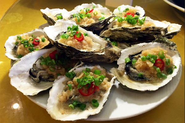 生蠔買開口的還是閉口的 怎樣挑選新鮮的活生蠔呢 生蠔買開口的還是閉口的 怎樣挑選新鮮的活生蠔呢