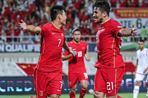 國(guó)足踢出最差表現(xiàn)?主帥提出表?yè)P(yáng) 國(guó)足是怎么選人的