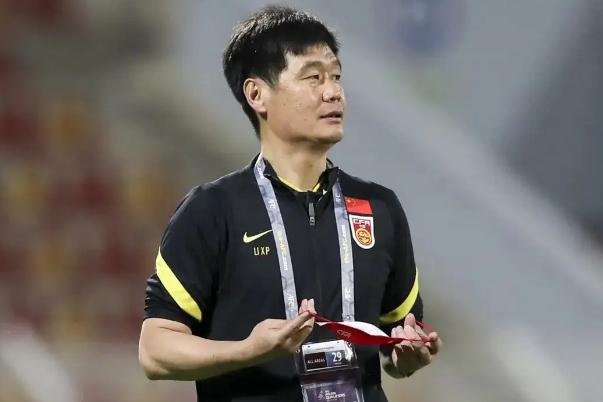 國(guó)足踢出最差表現(xiàn)?主帥提出表?yè)P(yáng) 國(guó)足是怎么選人的