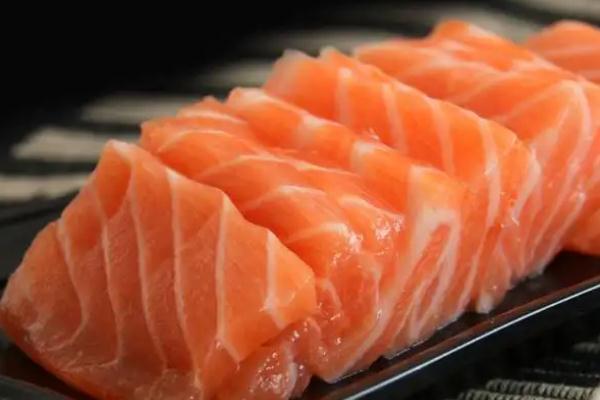 三文魚冷凍后還能生吃嗎 三文魚冰凍最長放多久 三文魚冷凍后還能生吃嗎 三文魚冰凍最長放多久