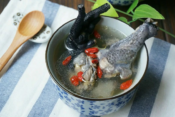 烏雞湯吃肉還是喝湯 烏雞湯可以隔夜喝嗎 烏雞湯吃肉還是喝湯 烏雞湯可以隔夜喝嗎