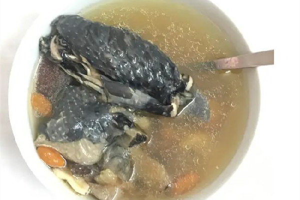 烏雞燉湯是老的好還是小的好 烏雞燉湯多長(zhǎng)時(shí)間就好了 烏雞燉湯是老的好還是小的好 烏雞燉湯多長(zhǎng)時(shí)間就好了