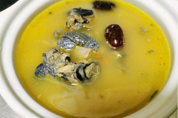 烏雞和普通雞的區(qū)別 烏雞和普通雞的營養(yǎng)是一樣的嗎 烏雞和普通雞的區(qū)別 烏雞和普通雞的營養(yǎng)是一樣的嗎