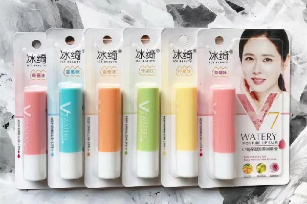 唇膏用到最后擰不出來怎么辦 唇膏可以用多久 唇膏用到最后擰不出來怎么辦 唇膏可以用多久