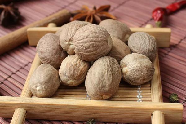 白蔻仁的用量 白蔻的味道 白蔻仁的用量 白蔻的味道