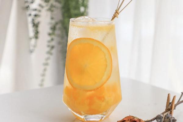 氣泡水算不算碳酸飲料 氣泡水喝多了對(duì)身體有什么影響 氣泡水算不算碳酸飲料 氣泡水喝多了對(duì)身體有什么影響