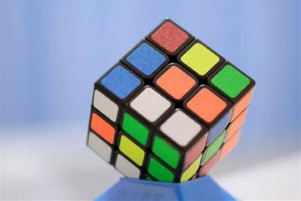 魔方是磁力的好還是不帶磁力好 魔方買(mǎi)幾階的好 魔方是磁力的好還是不帶磁力好 魔方買(mǎi)幾階的好