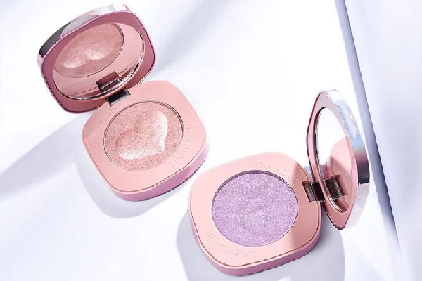 高光粉怎么卸的干凈 高光粉為什么都是亮點(diǎn) 高光粉怎么卸的干凈 高光粉為什么都是亮點(diǎn)