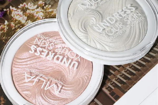 高光粉怎么卸的干凈 高光粉為什么都是亮點(diǎn) 高光粉怎么卸的干凈 高光粉為什么都是亮點(diǎn)