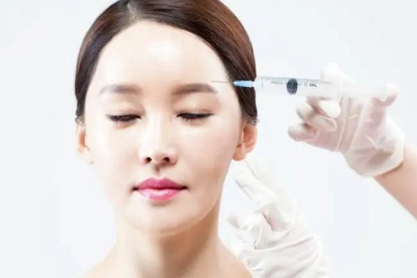 肉毒素除皺的注意事項(xiàng) 肉毒素除皺是永久的嗎 肉毒素除皺的注意事項(xiàng) 肉毒素除皺是永久的嗎