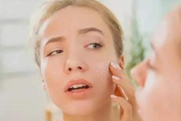 毛孔粗大會(huì)自己好嗎 毛孔粗大會(huì)導(dǎo)致什么后果 毛孔粗大會(huì)自己好嗎 毛孔粗大會(huì)導(dǎo)致什么后果