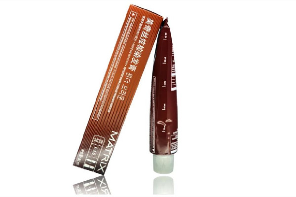 染發(fā)膏和染發(fā)劑有什么區(qū)別 染發(fā)膏和染發(fā)劑哪個危害小 染發(fā)膏和染發(fā)劑有什么區(qū)別 染發(fā)膏和染發(fā)劑哪個危害小