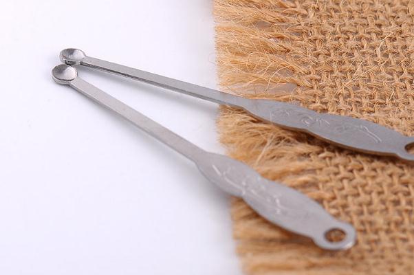 掏耳勺可以多人用一個(gè)嗎 掏耳勺會(huì)不會(huì)掏破耳膜 掏耳勺可以多人用一個(gè)嗎 掏耳勺會(huì)不會(huì)掏破耳膜