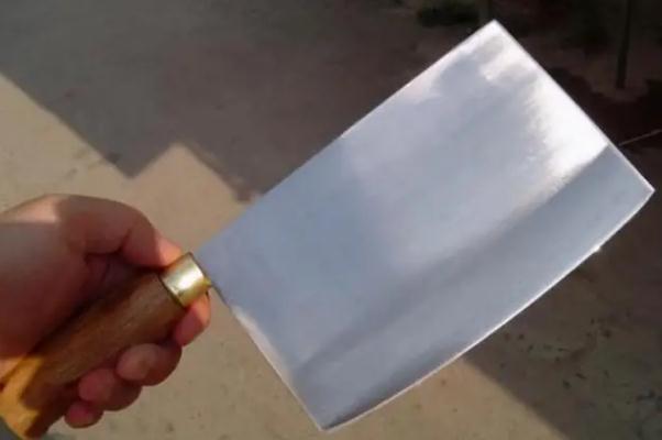 菜刀什么材質(zhì)的刀最好 菜刀屬于管制刀具嗎 菜刀什么材質(zhì)的刀最好 菜刀屬于管制刀具嗎