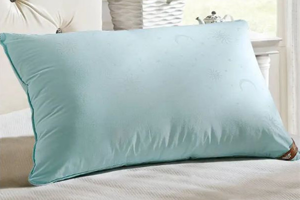 枕頭要枕到肩膀嗎 枕頭枕在哪個(gè)位置最好 枕頭要枕到肩膀嗎 枕頭枕在哪個(gè)位置最好