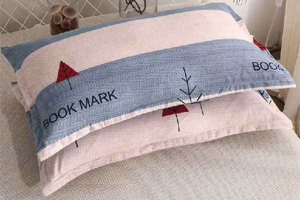 枕頭要枕到肩膀嗎 枕頭枕在哪個(gè)位置最好 枕頭要枕到肩膀嗎 枕頭枕在哪個(gè)位置最好