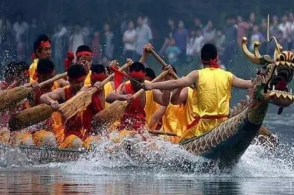 劃龍舟會(huì)翻船嗎 賽龍舟適合在什么地理環(huán)境中進(jìn)行 劃龍舟會(huì)翻船嗎 賽龍舟適合在什么地理環(huán)境中進(jìn)行