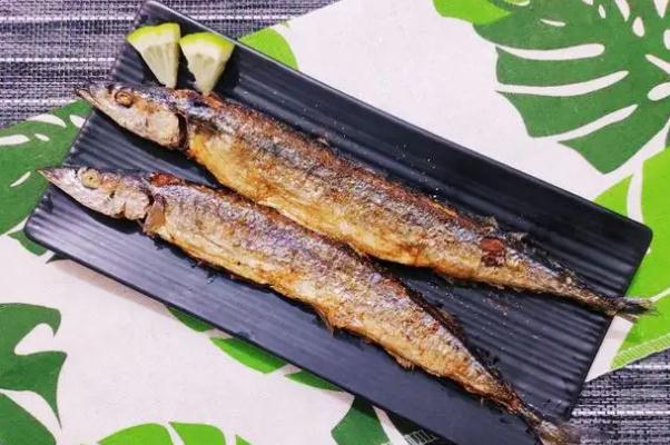 秋刀魚有沒(méi)有刺 秋刀魚有藍(lán)色的斑點(diǎn)