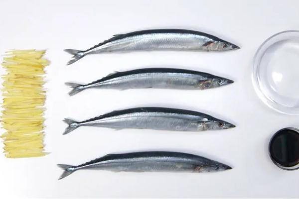 秋刀魚有沒(méi)有刺 秋刀魚有藍(lán)色的斑點(diǎn)