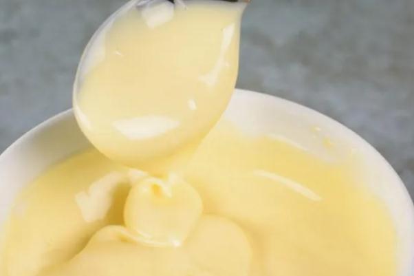 蛋黃醬和沙拉醬的區(qū)別 蛋黃醬一般怎么吃 蛋黃醬和沙拉醬的區(qū)別 蛋黃醬一般怎么吃