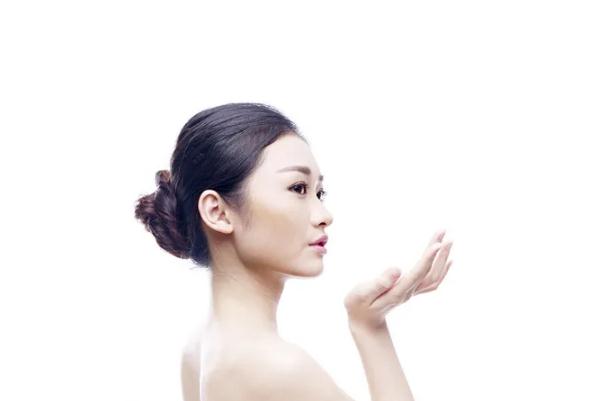 豐下巴有點(diǎn)僵硬正常 豐下巴會導(dǎo)致唇合不攏嗎