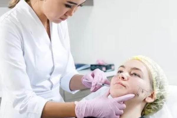 拉皮手術(shù)有后遺癥嗎 拉皮手術(shù)有風(fēng)險嗎 拉皮手術(shù)有后遺癥嗎 拉皮手術(shù)有風(fēng)險嗎