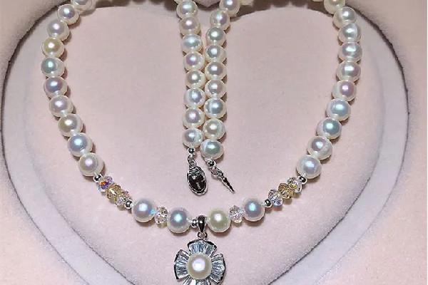 珍珠項鏈怎么辨別真假 珍珠項鏈買多大的合適 珍珠項鏈怎么辨別真假 珍珠項鏈買多大的合適