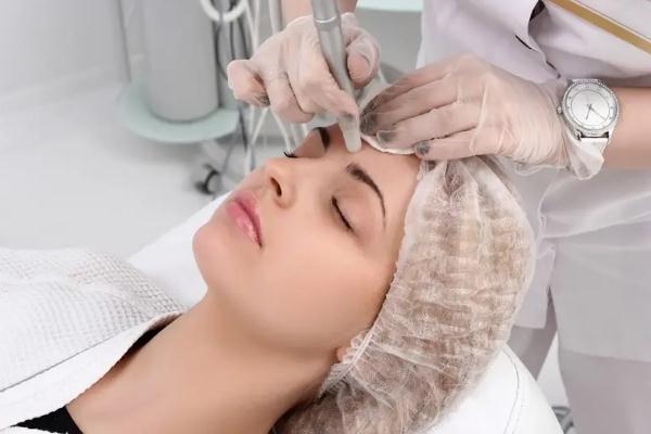 紅藍光祛痘是激光祛痘嗎 紅藍光祛痘和激光祛痘哪個好 紅藍光祛痘是激光祛痘嗎 紅藍光祛痘和激光祛痘哪個好