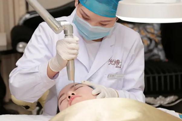 激光祛痘會留疤嗎 激光祛痘會再次復發(fā)嗎 激光祛痘會留疤嗎 激光祛痘會再次復發(fā)嗎