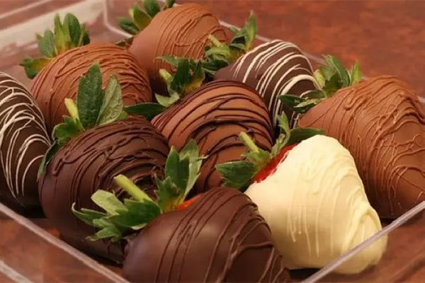 巧克力是可可脂好還是代可可脂好 巧克力是優(yōu)質(zhì)脂肪嗎 巧克力是可可脂好還是代可可脂好 巧克力是優(yōu)質(zhì)脂肪嗎