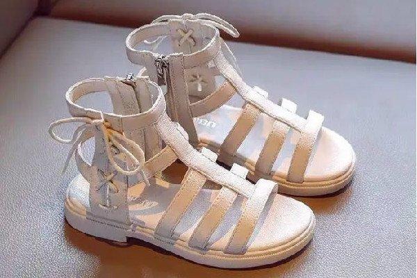 涼鞋是橡膠底好還是pvc底好 涼鞋什么鞋底材質(zhì)最好 涼鞋是橡膠底好還是pvc底好 涼鞋什么鞋底材質(zhì)最好