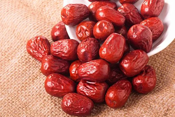 紅棗的功效和作用 紅棗可以補(bǔ)血嗎 紅棗的功效和作用 紅棗可以補(bǔ)血嗎