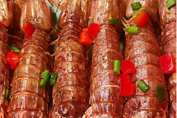 皮皮蝦買大的好還是小的好 皮皮蝦怎么辨別公母 皮皮蝦買大的好還是小的好 皮皮蝦怎么辨別公母