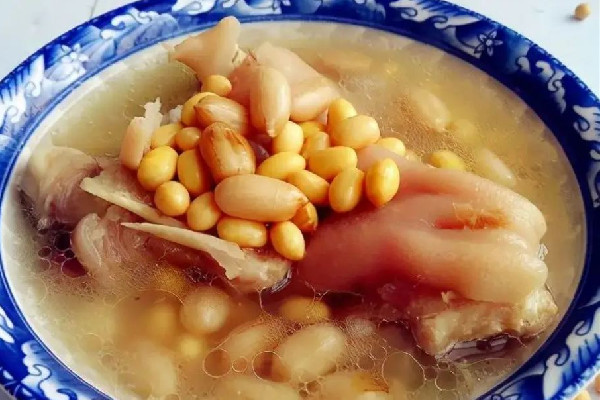 黃豆燉豬蹄的做法 黃豆燉豬蹄的功效和作用 黃豆燉豬蹄的做法 黃豆燉豬蹄的功效和作用