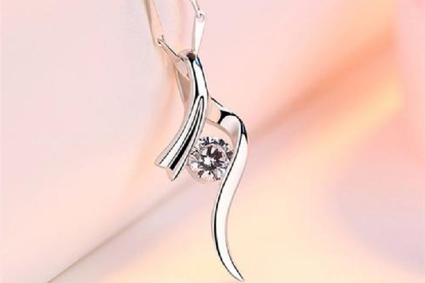 鉑金項鏈配玉吊墜好看嗎 鉑金項鏈配黃金吊墜好看嗎 鉑金項鏈配玉吊墜好看嗎 鉑金項鏈配黃金吊墜好看嗎