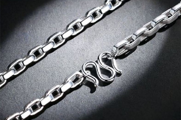 鉑金項(xiàng)鏈變黃了怎么清洗 鉑金項(xiàng)鏈變黃了是什么原因 鉑金項(xiàng)鏈變黃了怎么清洗 鉑金項(xiàng)鏈變黃了是什么原因