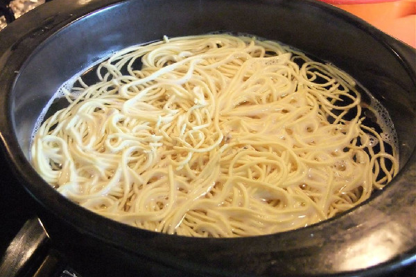 堿水面和普通面哪個(gè)熱量高 堿水面和普通面哪個(gè)好 堿水面和普通面哪個(gè)熱量高 堿水面和普通面哪個(gè)好