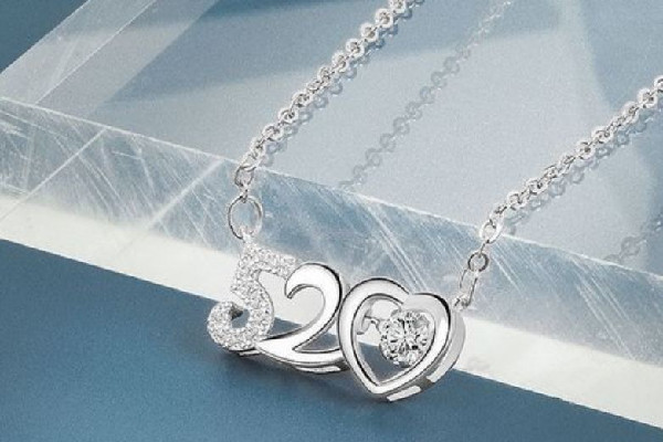 鉑金項(xiàng)鏈可以用打火機(jī)燒嗎 鉑金項(xiàng)鏈會(huì)燒斷嗎 鉑金項(xiàng)鏈可以用打火機(jī)燒嗎 鉑金項(xiàng)鏈會(huì)燒斷嗎