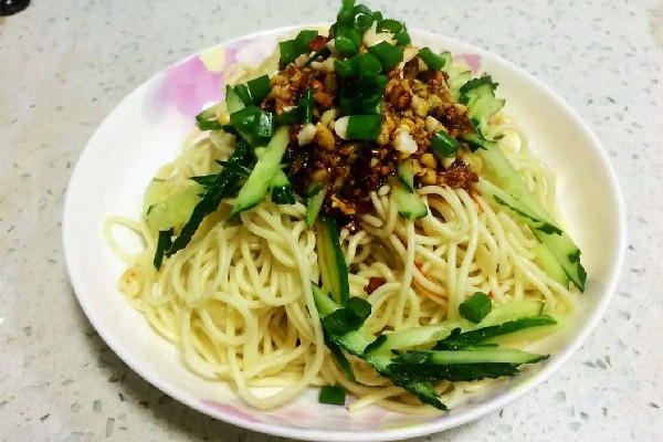 涼面煮出來黏糊糊怎么辦 涼面怎么煮才不會(huì)粘 涼面煮出來黏糊糊怎么辦 涼面怎么煮才不會(huì)粘