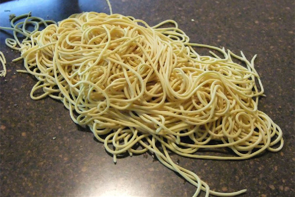 堿水面煮幾分鐘才熟 堿水面煮完要過水嗎 堿水面煮幾分鐘才熟 堿水面煮完要過水嗎