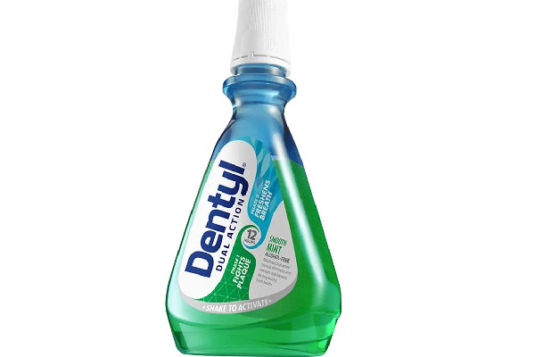 漱口水含酒精好還是不含酒精好 漱口水買什么樣的好 漱口水含酒精好還是不含酒精好 漱口水買什么樣的好