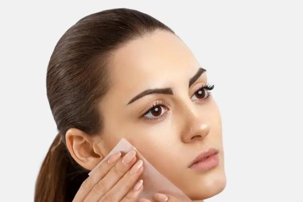 皮膚出油是因為皮膚缺水嗎 皮膚出油是身體哪里出問題了 皮膚出油是因為皮膚缺水嗎 皮膚出油是身體哪里出問題了