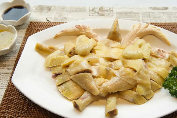 白切雞有紅血絲正常嗎 白切雞有紅血絲可以吃嗎 白切雞有紅血絲正常嗎 白切雞有紅血絲可以吃嗎