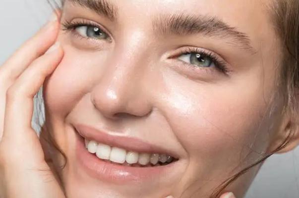 皮膚出油是因為皮膚缺水嗎 皮膚出油是身體哪里出問題了 皮膚出油是因為皮膚缺水嗎 皮膚出油是身體哪里出問題了