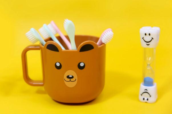 兒童牙刷對牙齒好嗎 適合嬰幼兒使用的牙刷應(yīng)是什么 兒童牙刷對牙齒好嗎 適合嬰幼兒使用的牙刷應(yīng)是什么